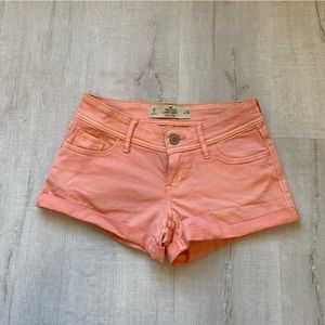 Hollister Short-Short Low Rise Coral Shorts, Size 0/24